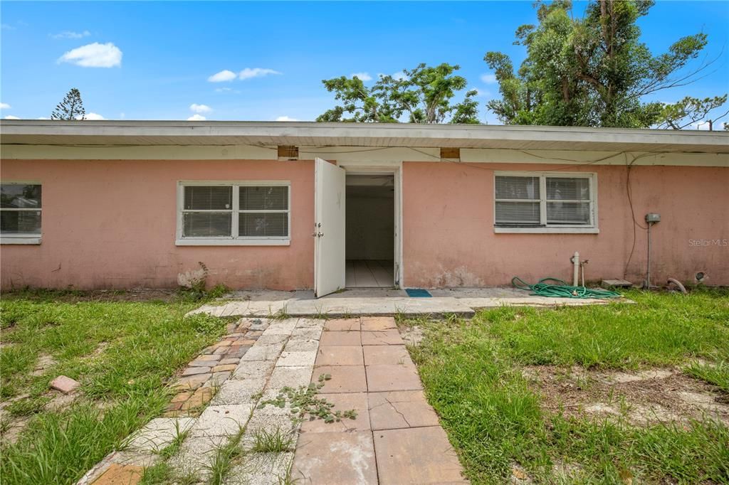 Recently Rented: $1,800 (4 beds, 2 baths, 1250 Square Feet)