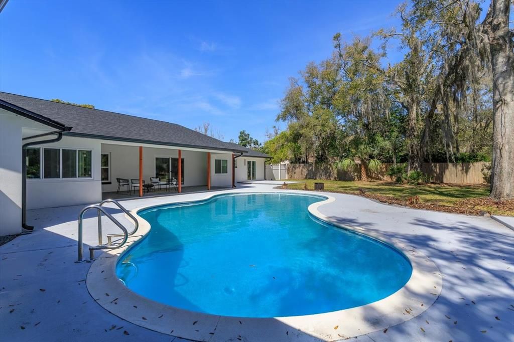 Active With Contract: $999,000 (5 beds, 3 baths, 3854 Square Feet)