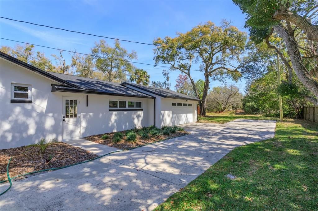 Active With Contract: $999,000 (5 beds, 3 baths, 3854 Square Feet)