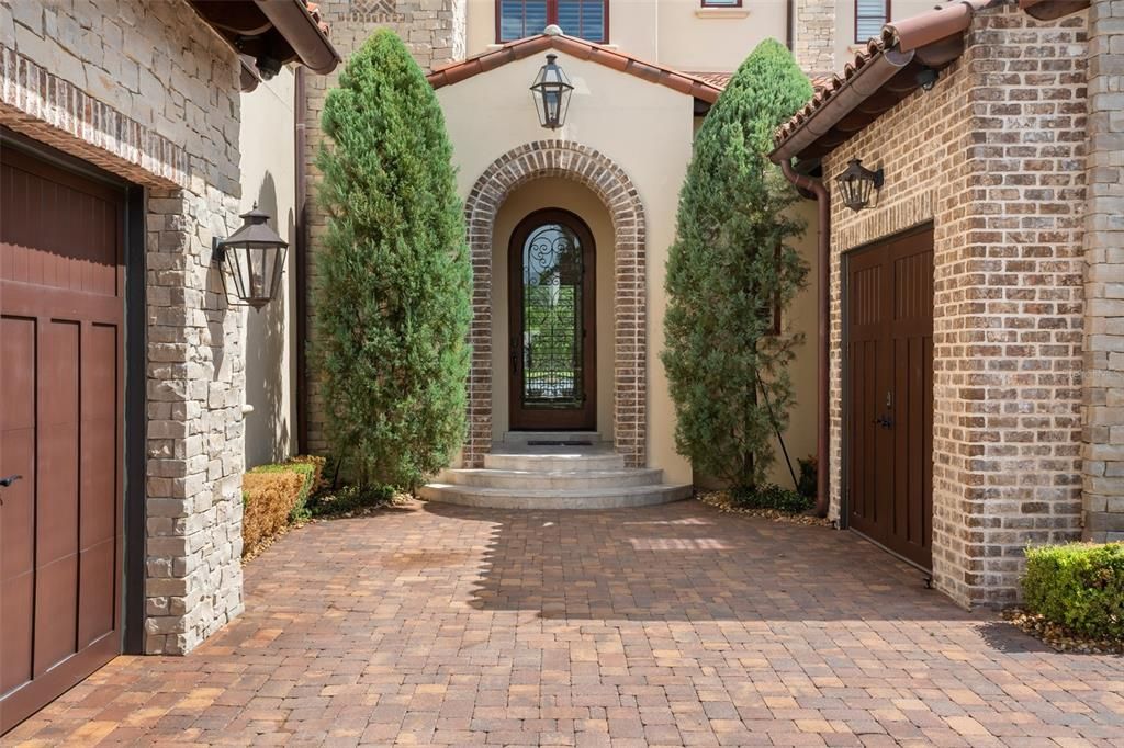 Recently Sold: $5,799,000 (6 beds, 6 baths, 4824 Square Feet)