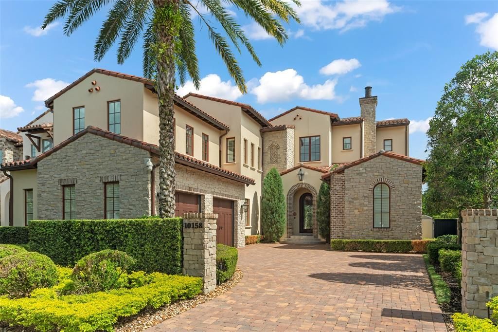 Recently Sold: $5,799,000 (6 beds, 6 baths, 4824 Square Feet)