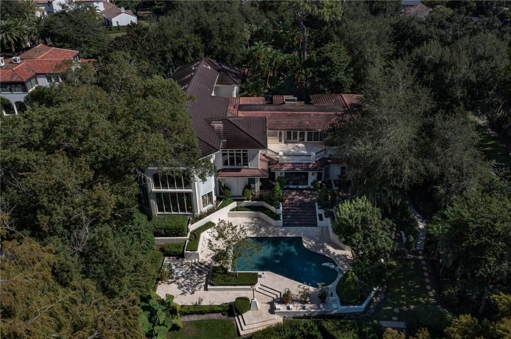 Recently Sold: $6,900,000 (7 beds, 6 baths, 10997 Square Feet)