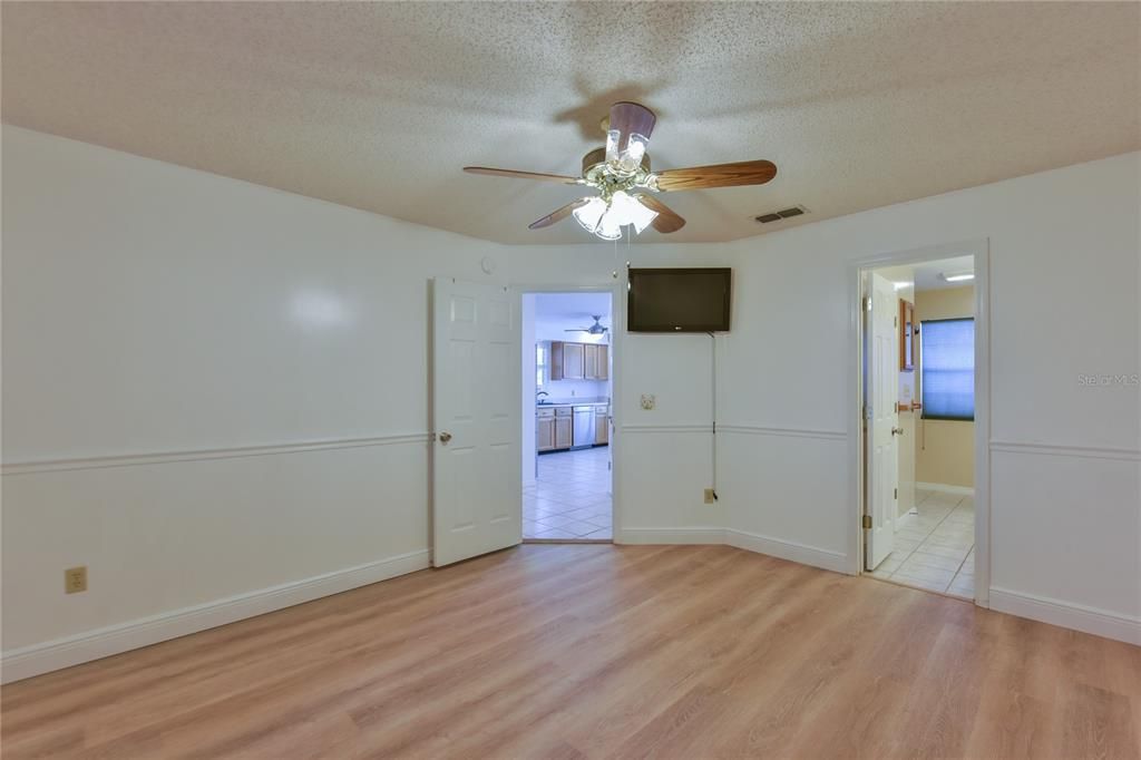 Recently Rented: $2,500 (3 beds, 2 baths, 1288 Square Feet)