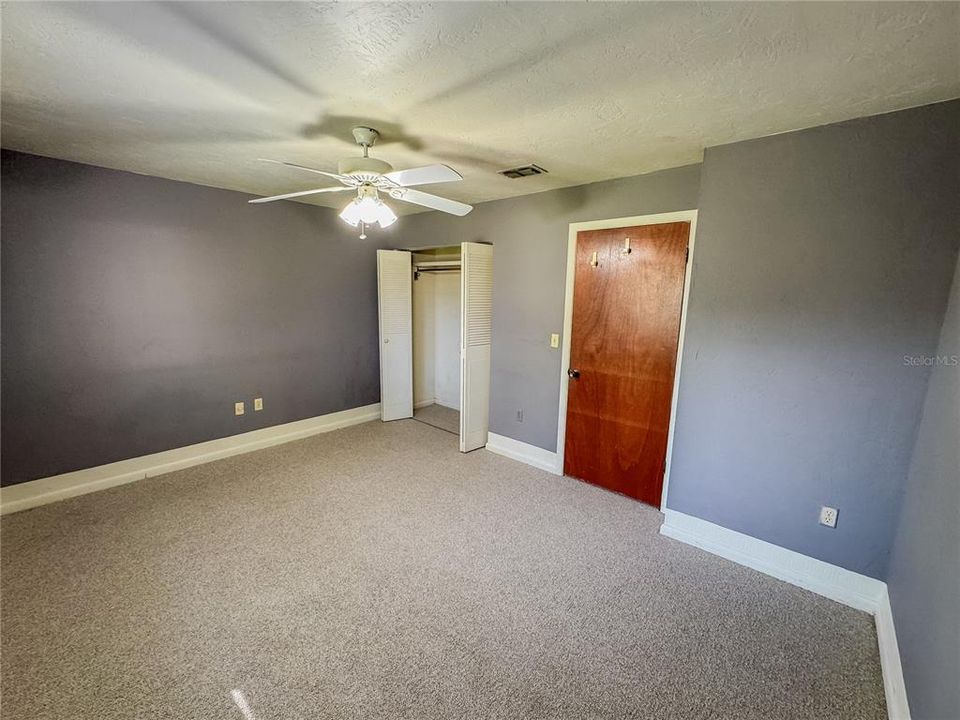 Active With Contract: $144,900 (2 beds, 1 baths, 1001 Square Feet)