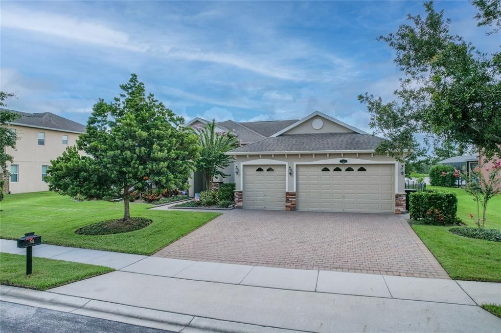 Recently Sold: $950,000 (4 beds, 3 baths, 3439 Square Feet)
