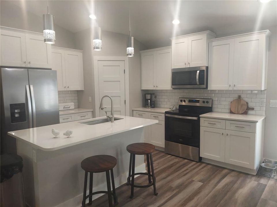 Recently Sold: $314,371 (3 beds, 2 baths, 1568 Square Feet)