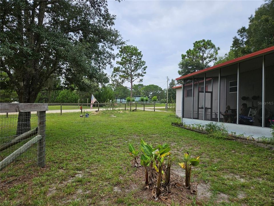 Active With Contract: $114,900 (2 beds, 2 baths, 720 Square Feet)