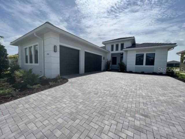 Recently Sold: $780,110 (3 beds, 3 baths, 2563 Square Feet)