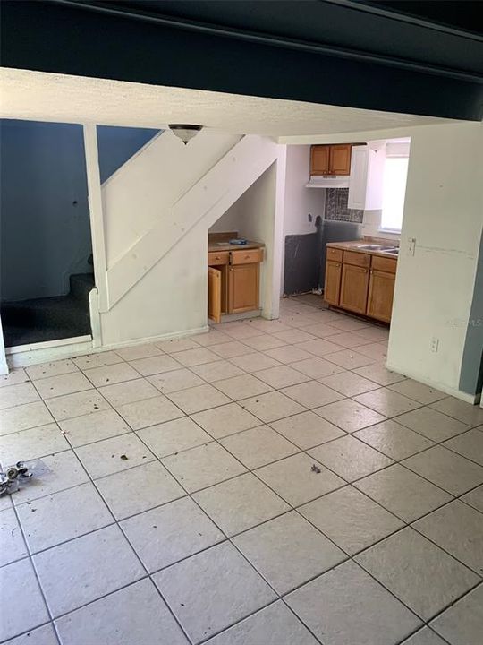 Vendido Recientemente: $88,750 (2 camas, 1 baños, 808 Pies cuadrados)