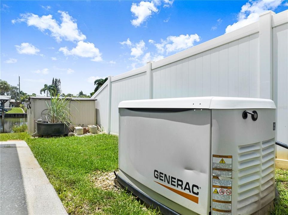 Generac 22KW (100amps / 2018) natural gas generator that covers the WHOLE house!!