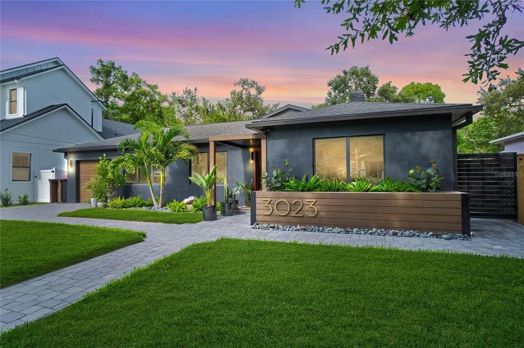 Vendido Recientemente: $1,130,000 (4 camas, 3 baños, 2850 Pies cuadrados)