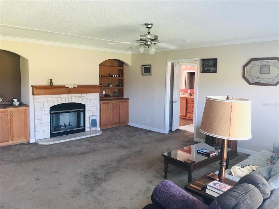 Recently Sold: $259,000 (3 beds, 2 baths, 1800 Square Feet)