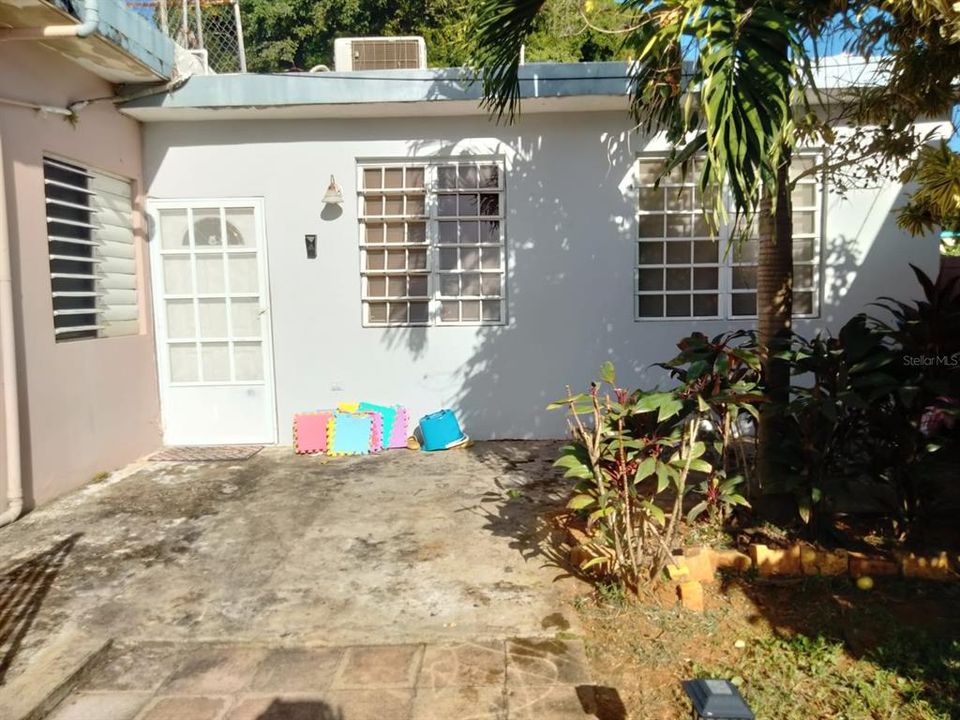 Vendido Recientemente: $165,000 (5 camas, 0 baños, 1905 Pies cuadrados)