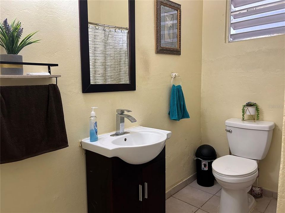 Vendido Recientemente: $165,000 (5 camas, 0 baños, 1905 Pies cuadrados)