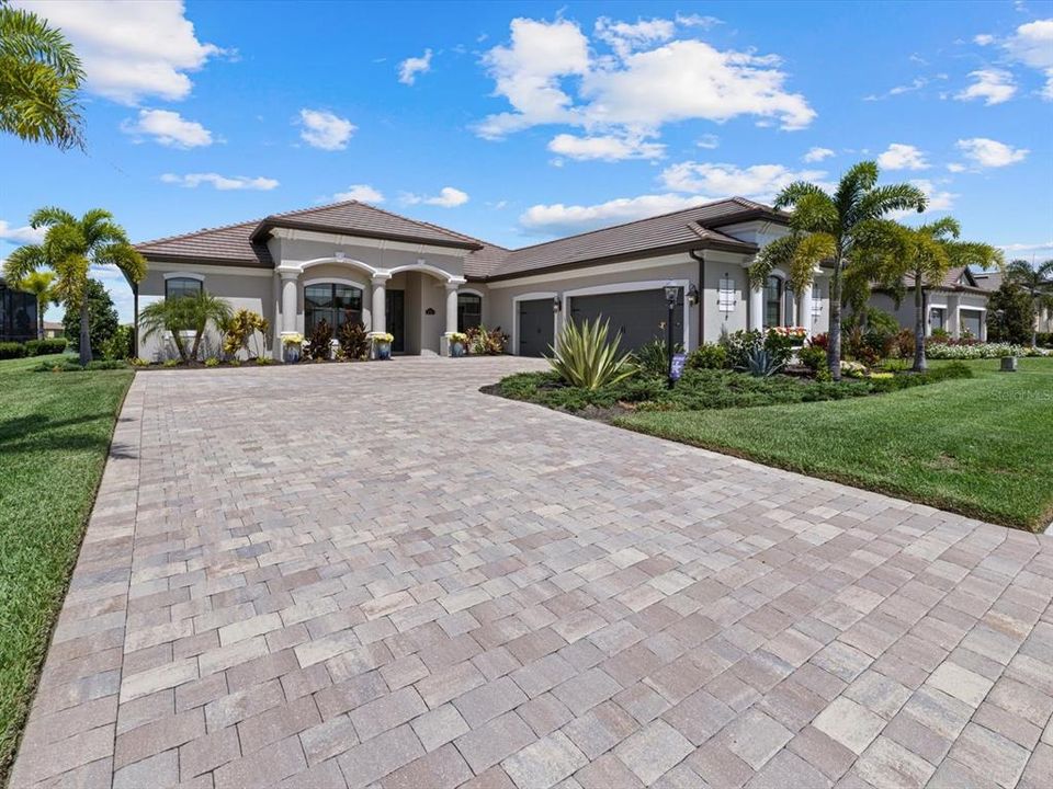 Recently Sold: $1,500,000 (4 beds, 2 baths, 2359 Square Feet)