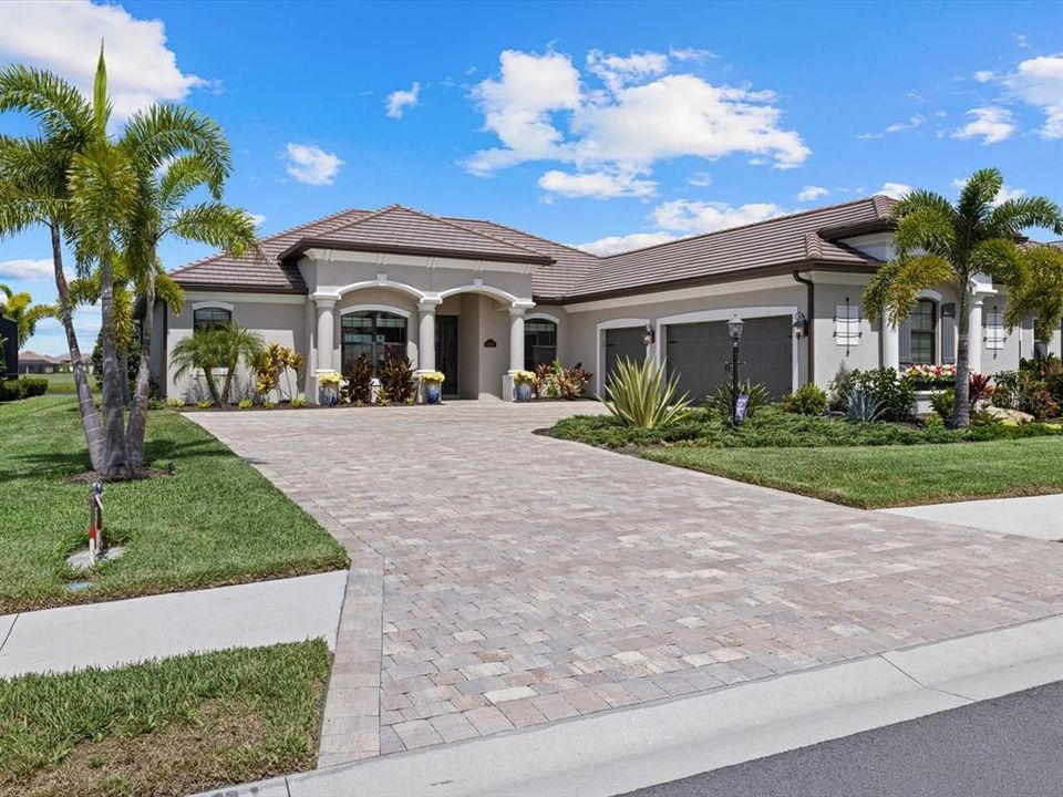 Recently Sold: $1,500,000 (4 beds, 2 baths, 2359 Square Feet)