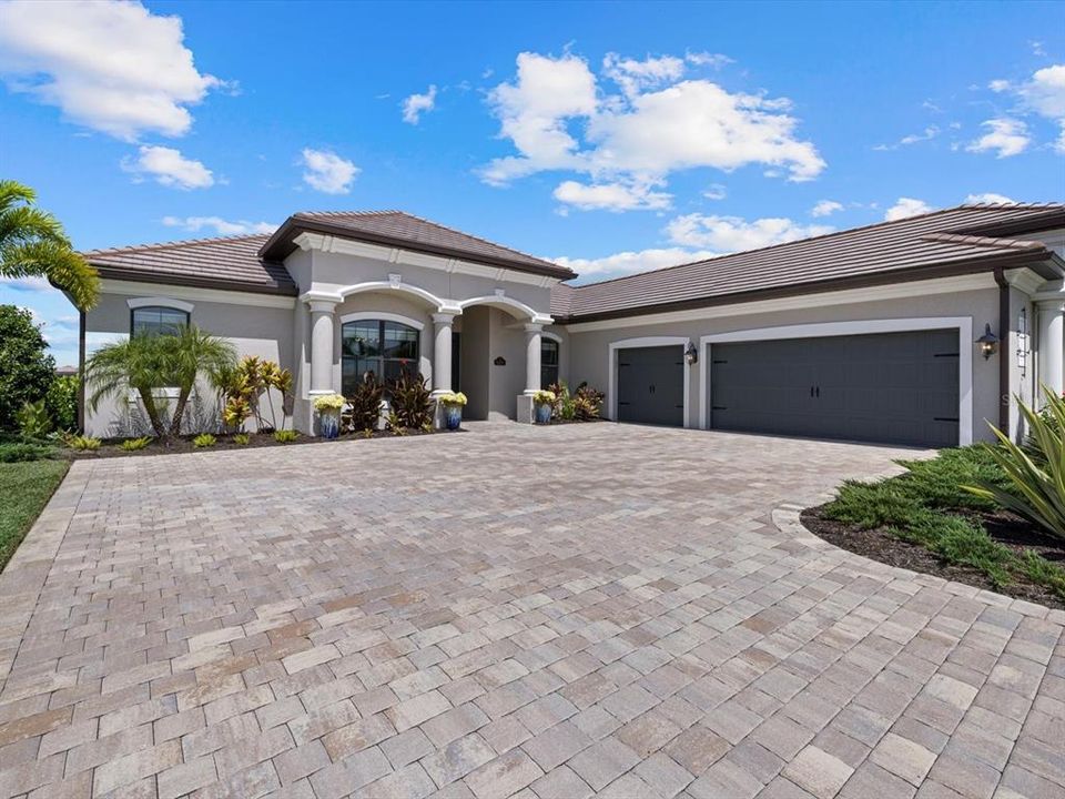 Recently Sold: $1,500,000 (4 beds, 2 baths, 2359 Square Feet)