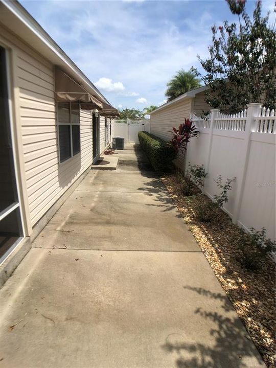 Recently Rented: $2,100 (3 beds, 2 baths, 1397 Square Feet)