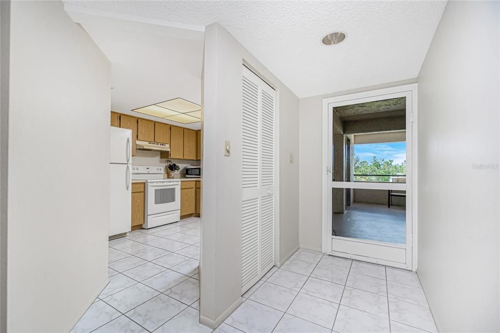 For Sale: $200,000 (2 beds, 2 baths, 1440 Square Feet)