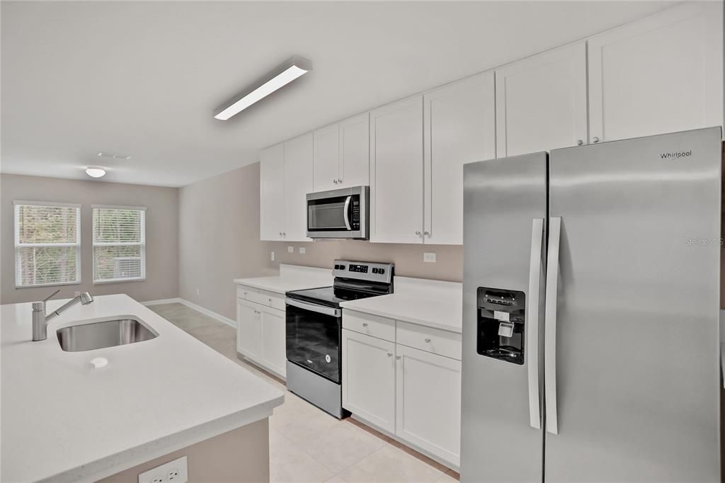 Recently Sold: $325,000 (3 beds, 2 baths, 1711 Square Feet)