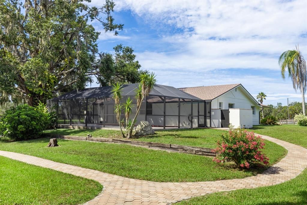 Recently Sold: $899,000 (4 beds, 3 baths, 3241 Square Feet)