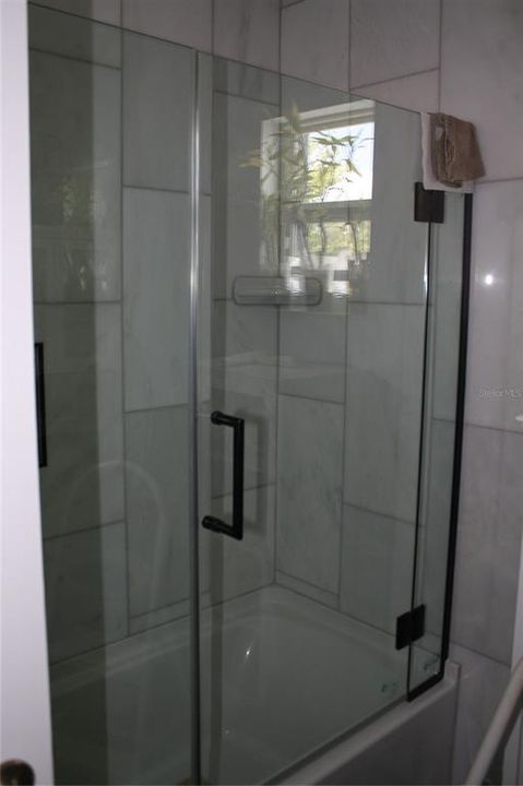 guest bathroom tub/shower combo
