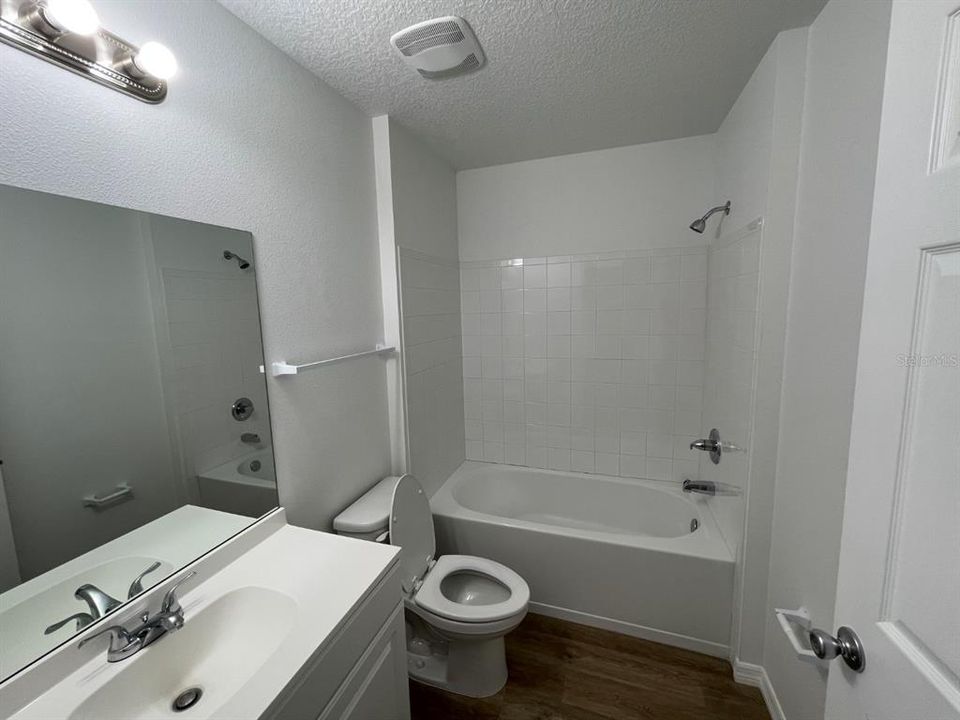 Недавно арендовано: $1,400 (2 спален, 2 ванн, 1016 Квадратных фут)