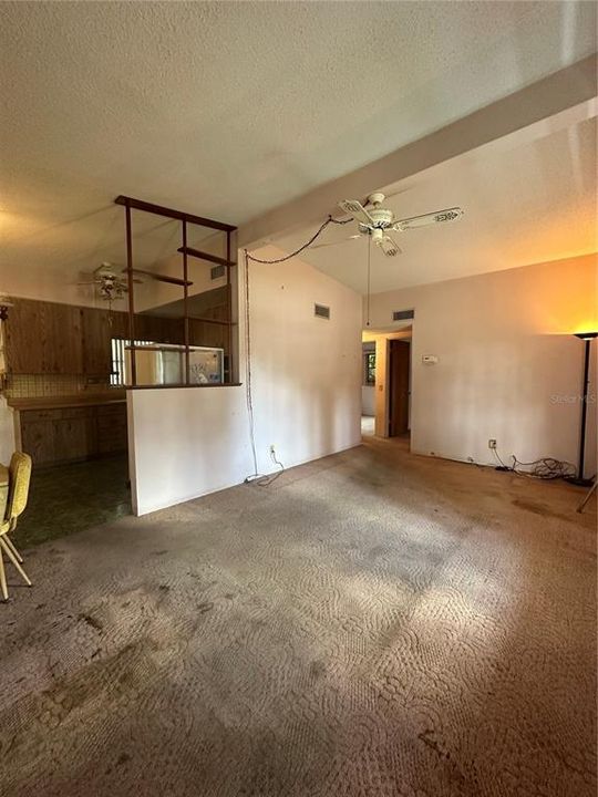 Recently Sold: $198,000 (2 beds, 1 baths, 1097 Square Feet)