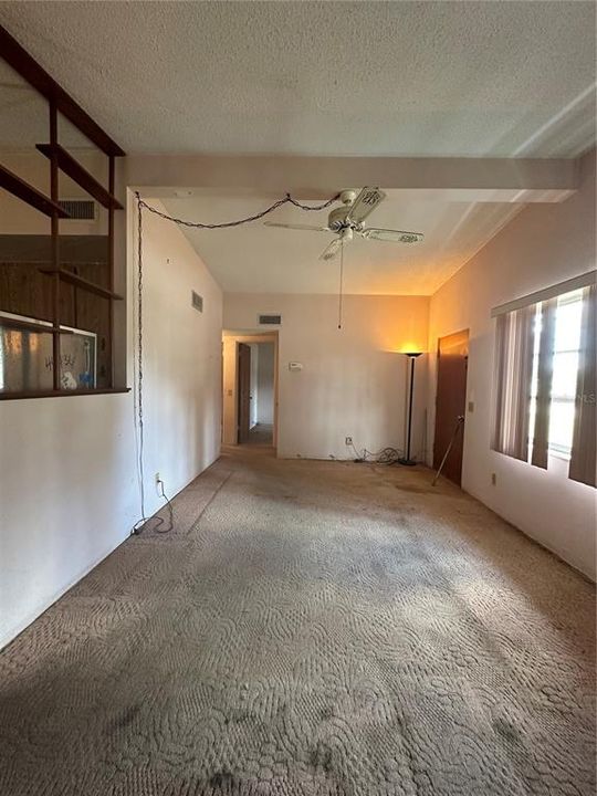 Vendido Recientemente: $198,000 (2 camas, 1 baños, 1097 Pies cuadrados)