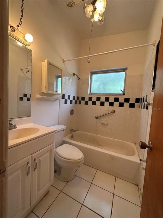 Recently Sold: $198,000 (2 beds, 1 baths, 1097 Square Feet)