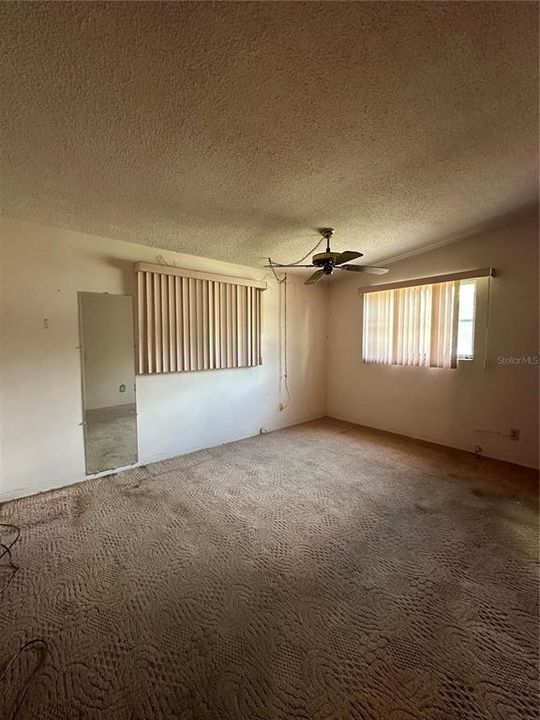 Recently Sold: $198,000 (2 beds, 1 baths, 1097 Square Feet)