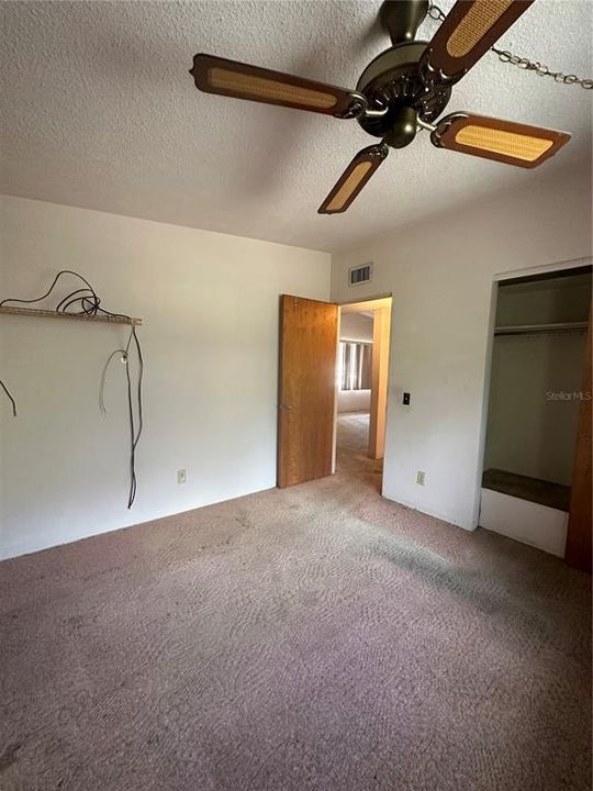 Recently Sold: $198,000 (2 beds, 1 baths, 1097 Square Feet)