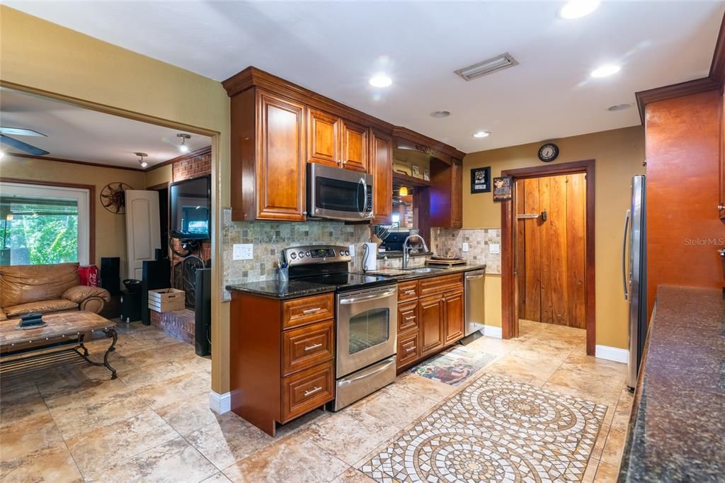 For Sale: $388,000 (3 beds, 2 baths, 1982 Square Feet)