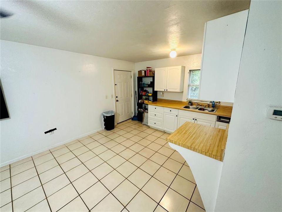 Recently Sold: $100,000 (1 beds, 1 baths, 660 Square Feet)
