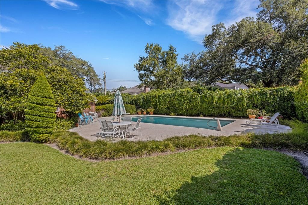 Recently Sold: $1,375,000 (4 beds, 4 baths, 4053 Square Feet)