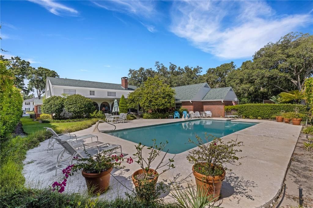 Recently Sold: $1,375,000 (4 beds, 4 baths, 4053 Square Feet)