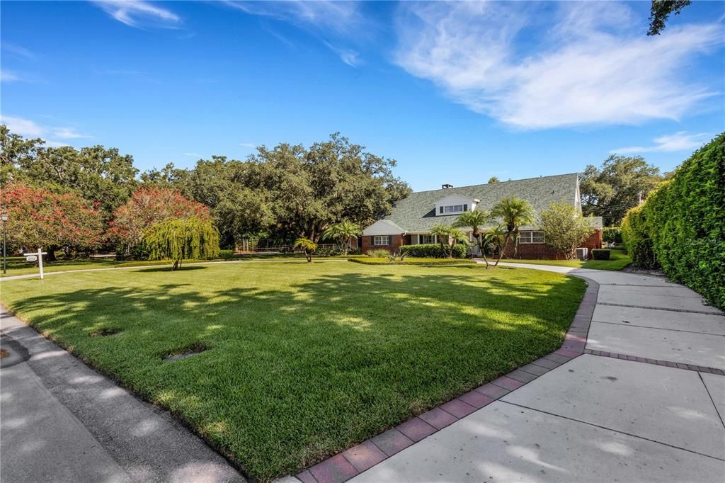 Recently Sold: $1,375,000 (4 beds, 4 baths, 4053 Square Feet)