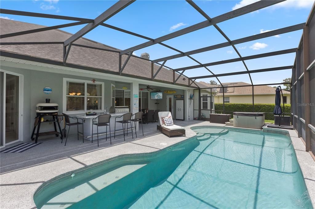 Recently Sold: $1,050,000 (3 beds, 3 baths, 2476 Square Feet)