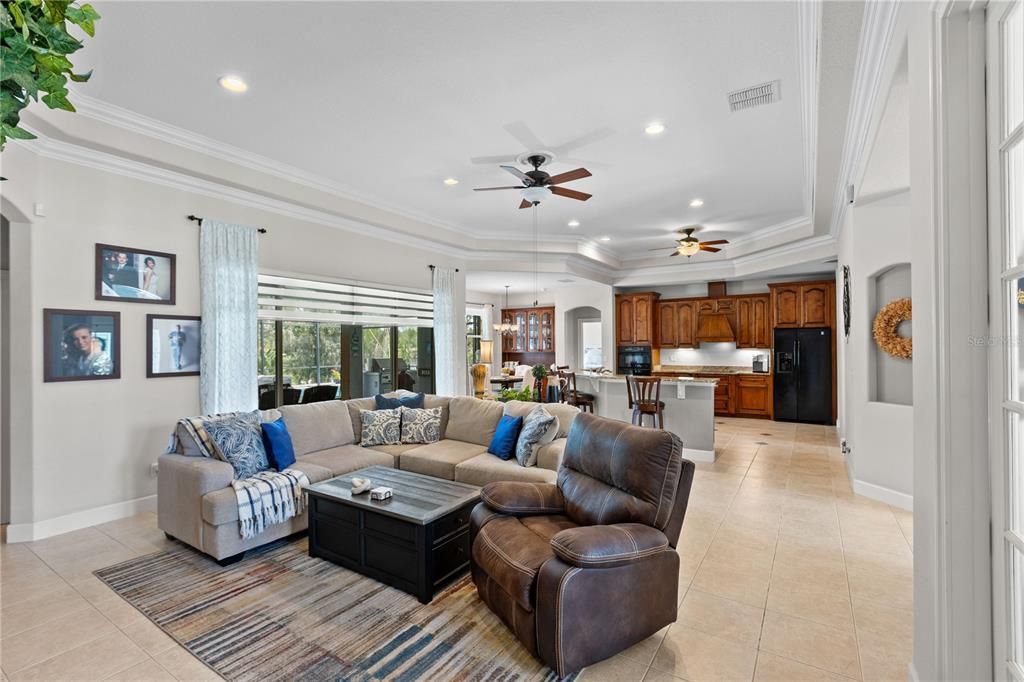Recently Sold: $1,050,000 (3 beds, 3 baths, 2476 Square Feet)
