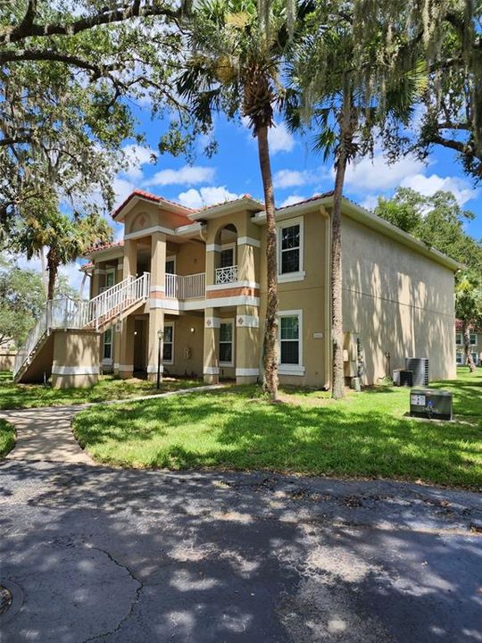 Recently Rented: $1,700 (2 beds, 2 baths, 1035 Square Feet)