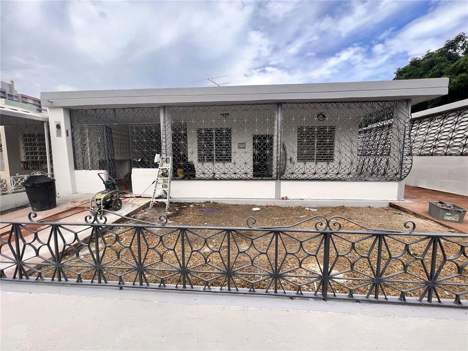 Recently Sold: $158,000 (5 beds, 2 baths, 1200 Square Feet)