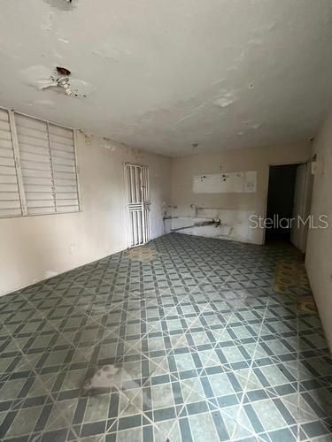 Vendido Recientemente: $49,000 (3 camas, 1 baños, 0 Pies cuadrados)