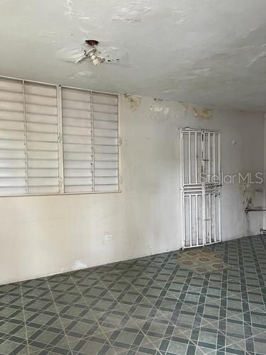 Vendido Recientemente: $49,000 (3 camas, 1 baños, 0 Pies cuadrados)