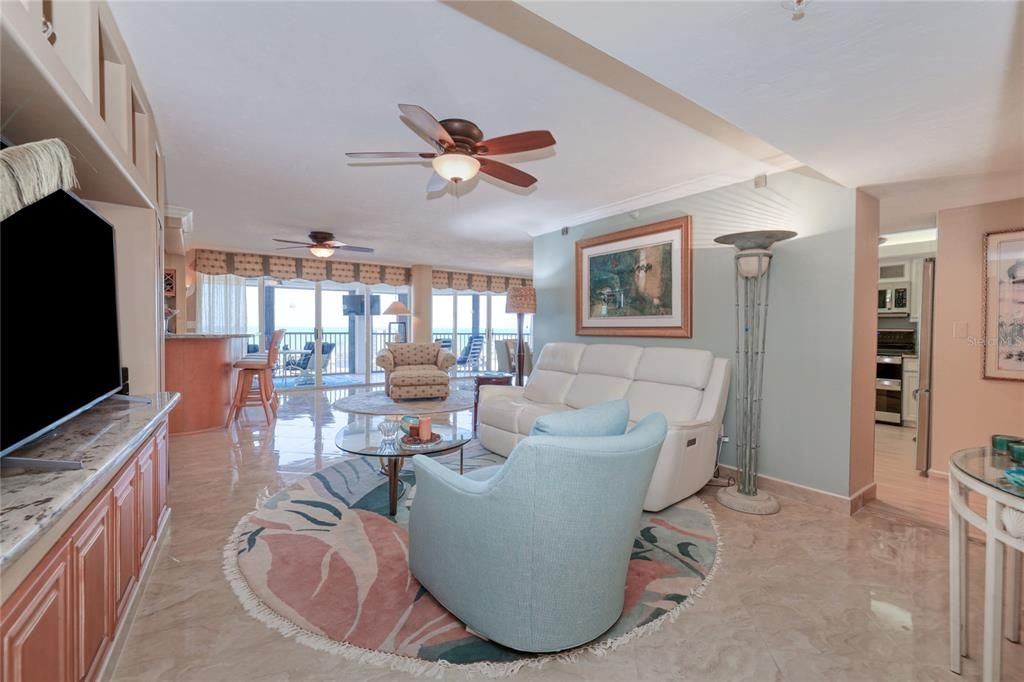 Recently Sold: $1,285,000 (3 beds, 3 baths, 2137 Square Feet)