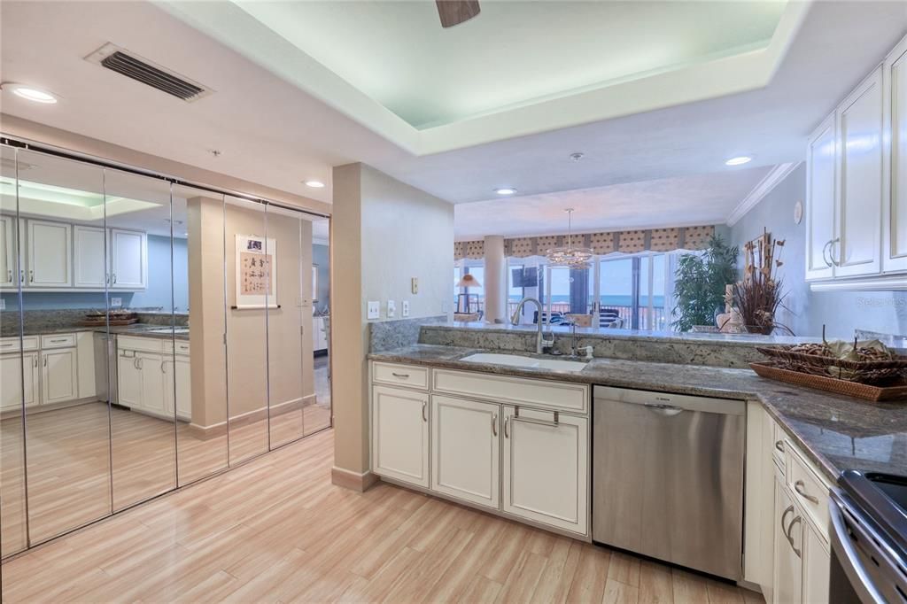 Recently Sold: $1,285,000 (3 beds, 3 baths, 2137 Square Feet)