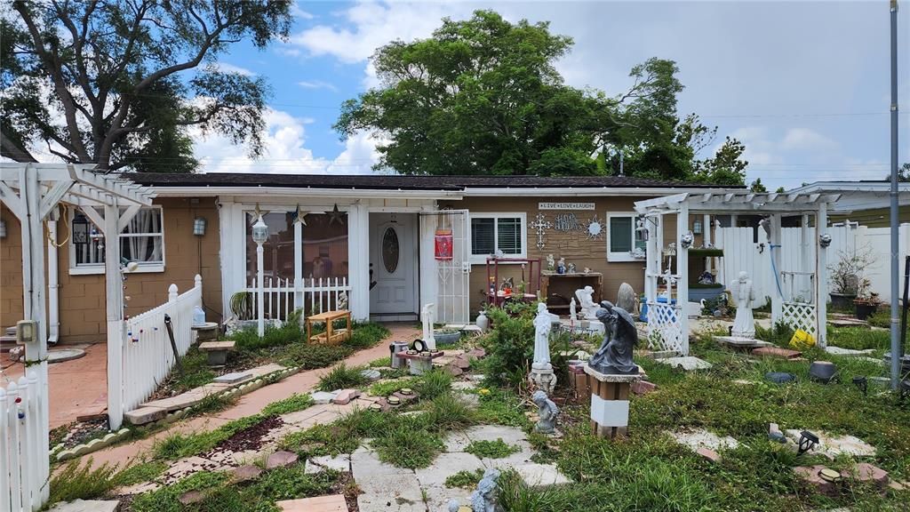 Recently Sold: $360,000 (3 beds, 2 baths, 1500 Square Feet)