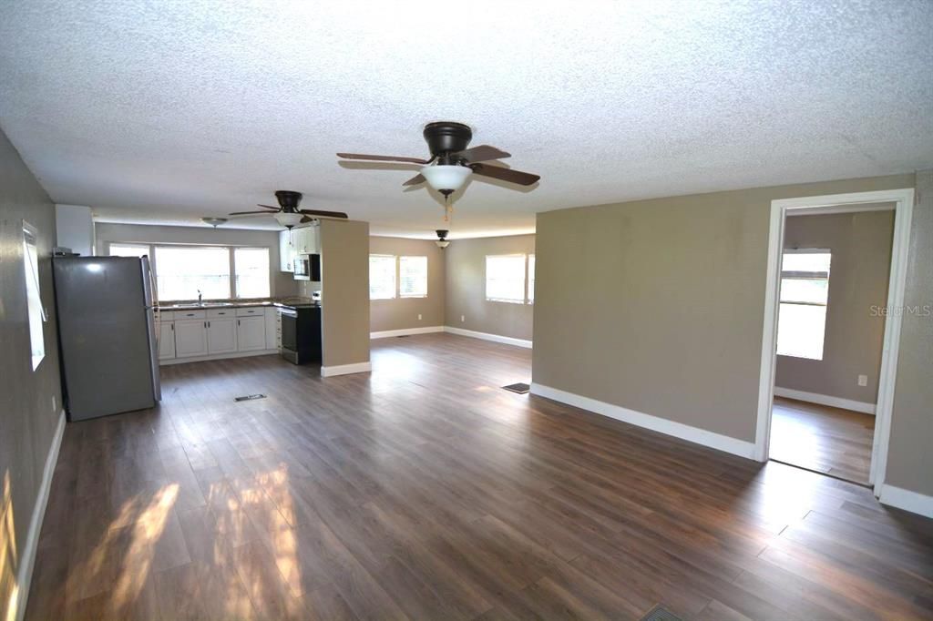 Recently Rented: $1,600 (2 beds, 1 baths, 1344 Square Feet)