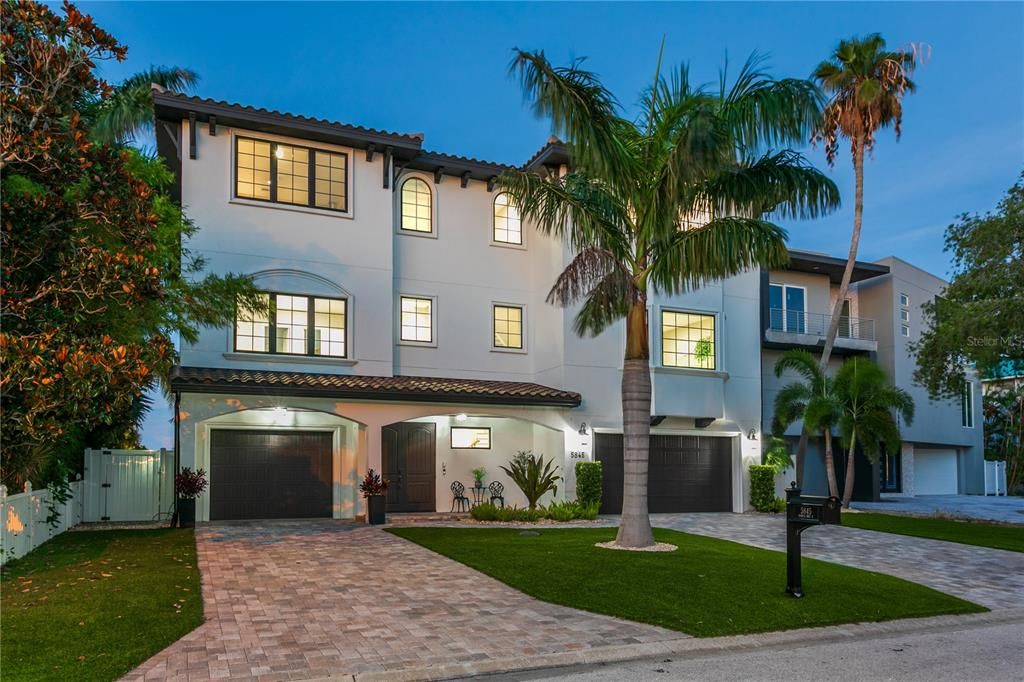 Recently Sold: $5,700,000 (4 beds, 4 baths, 5009 Square Feet)