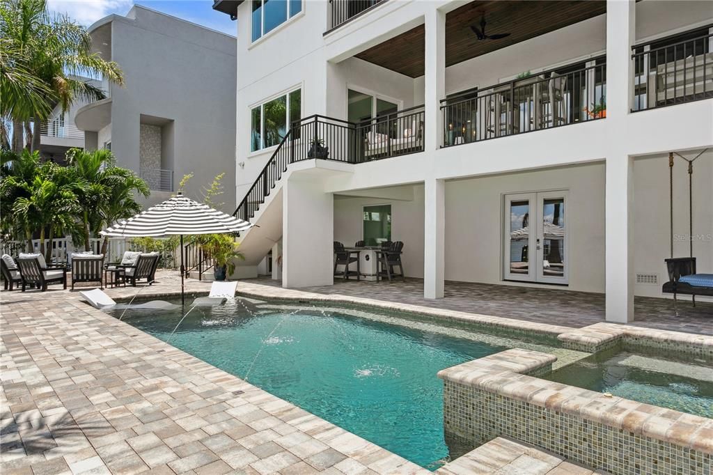 Recently Sold: $5,700,000 (4 beds, 4 baths, 5009 Square Feet)