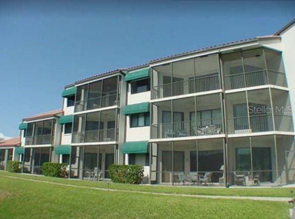 Vendido Recientemente: $677,500 (2 camas, 2 baños, 1283 Pies cuadrados)